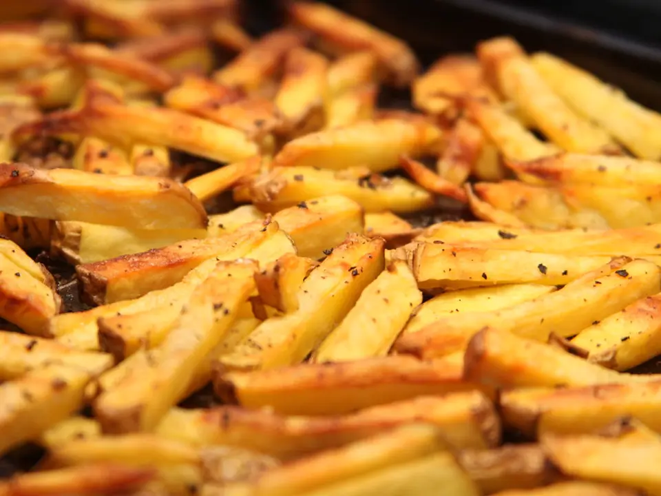 Batatas rústicas temperadas com casca
